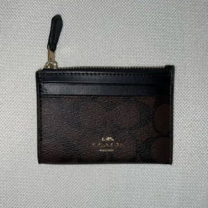 Skinny Coach ID Wallet